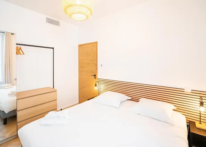 Meynadier Premium 2br Refurb 2023 Olam Daire