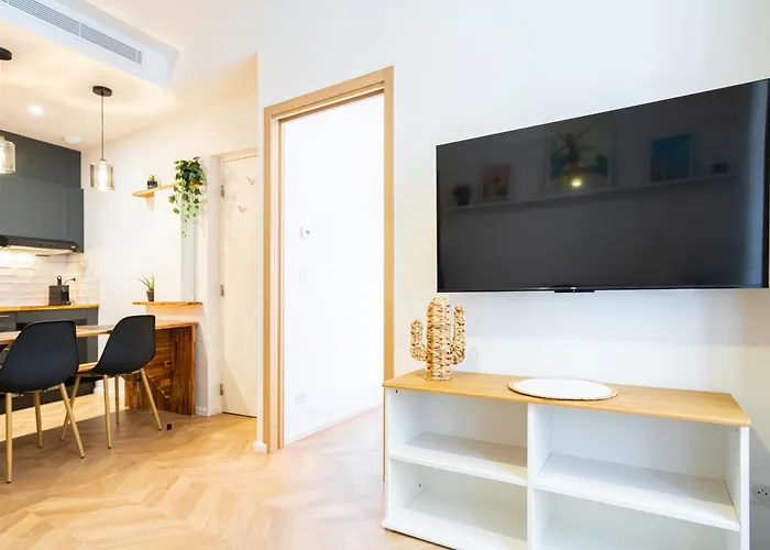 Daire Meynadier Premium 2br Refurb 2023 Olam *